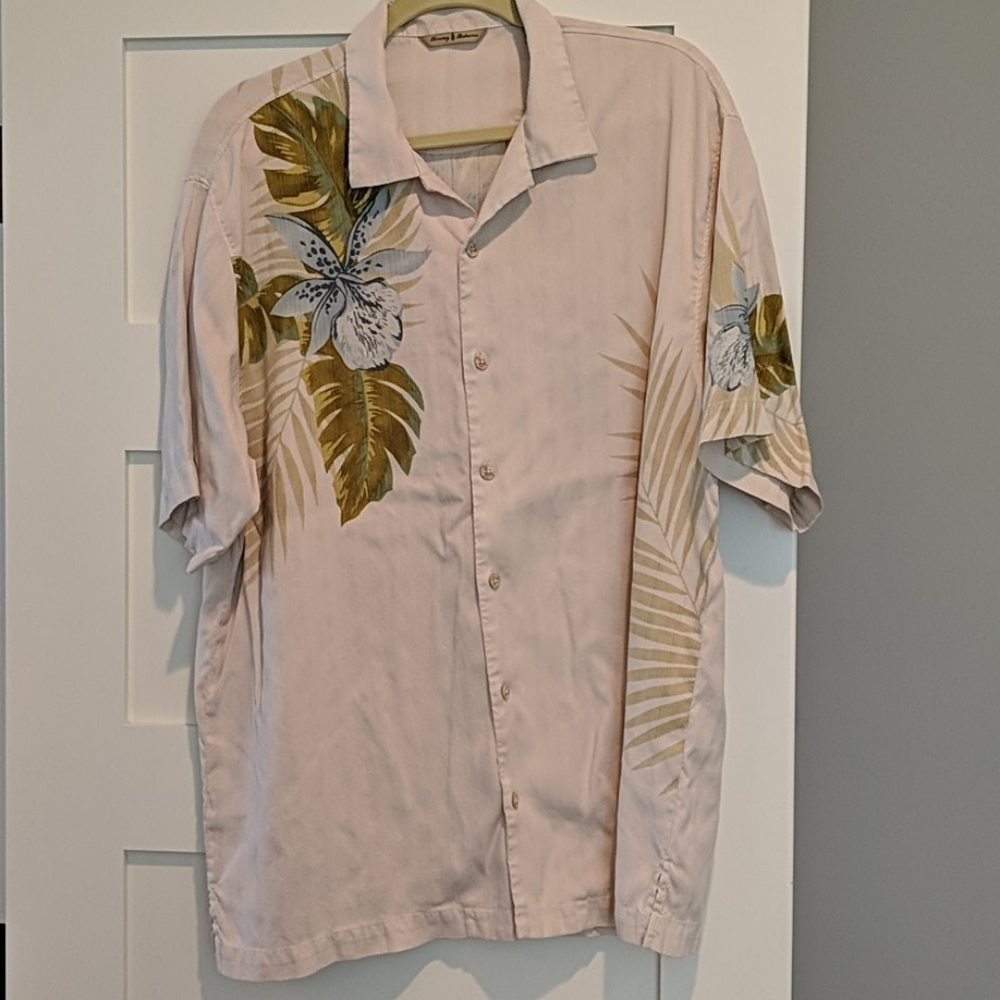 EUC Tommy Bahama Button Down Shirt size L